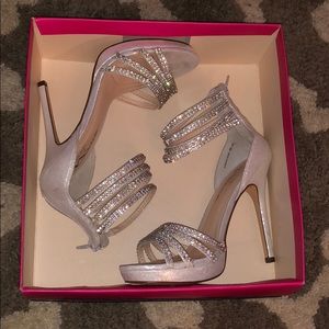 Touch of Nina- Floriza silver reflect heels